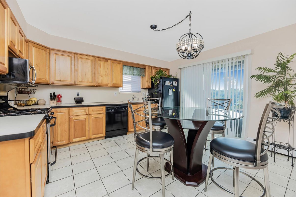 Chandelier, Dining room, Interior, Kitchen, Pendant Lights