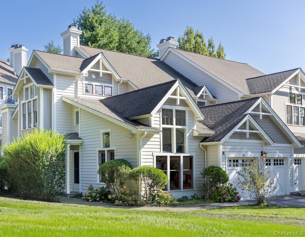 Attached, Exterior, Facade, American Craftsman