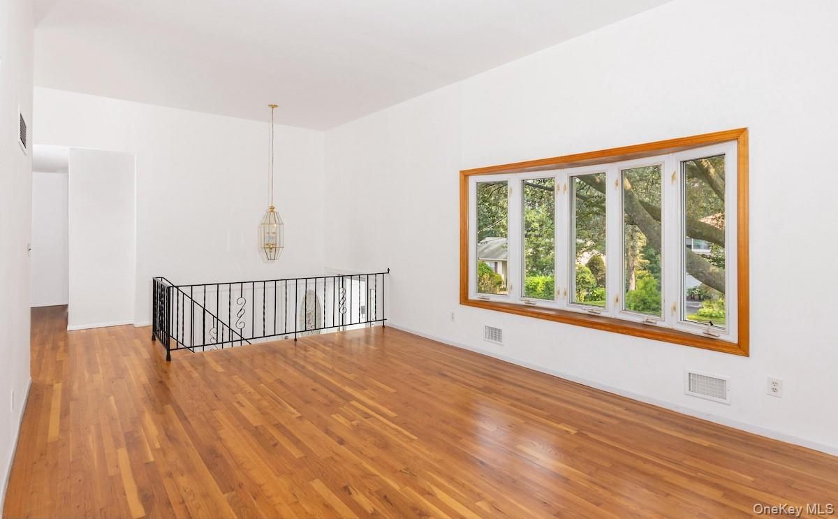 Interior, Pendant Lights, Wood Texture Flooring