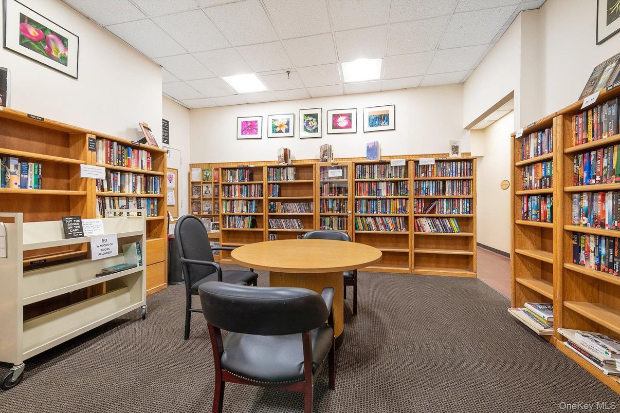 Home Office, Interior
