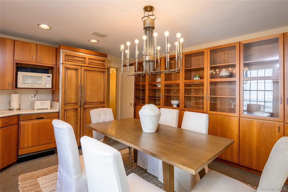 Dining room, Interior, Pendant Lights, Recessed Lighting