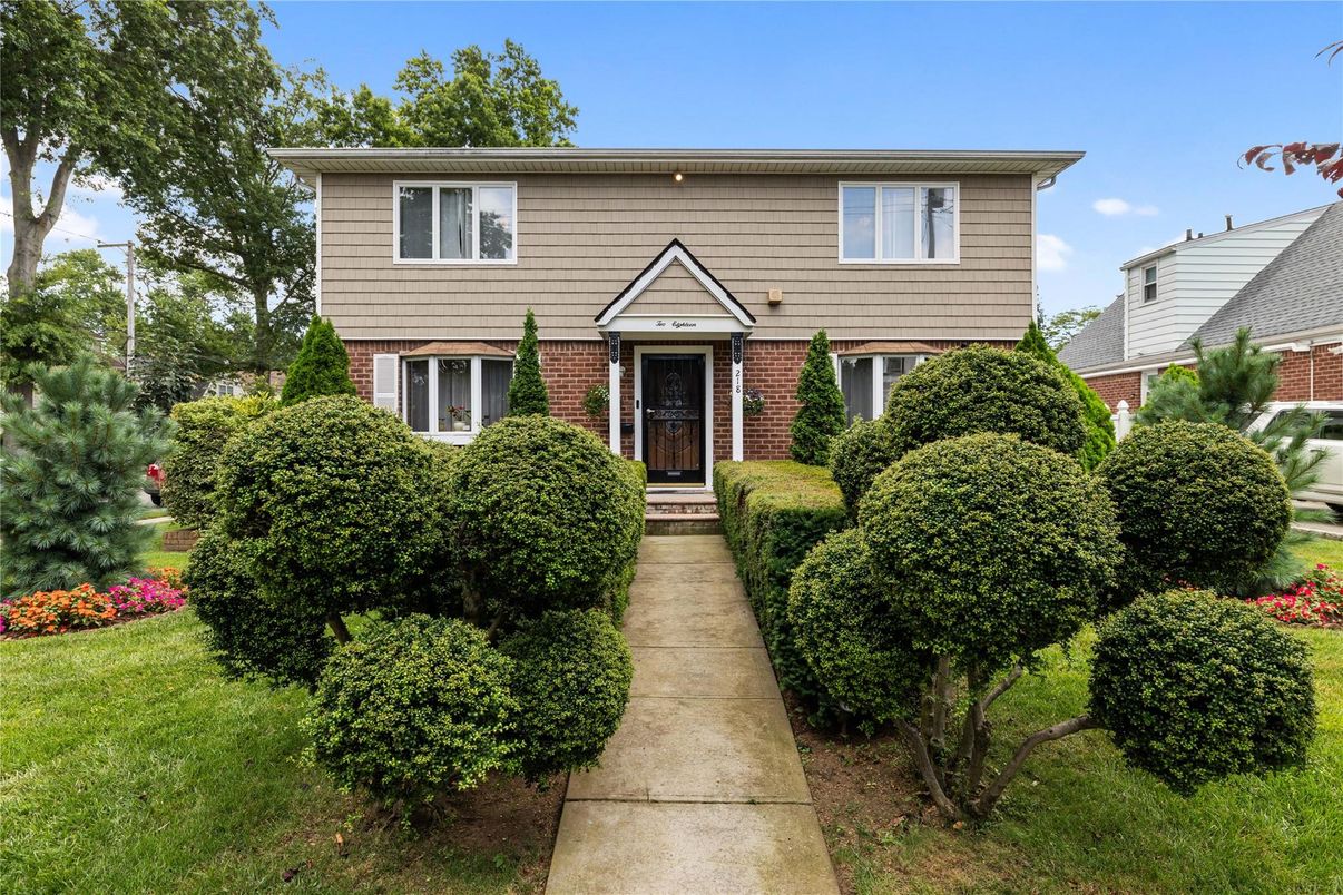 Exterior, Facade, Brick Facade, Raised Ranch