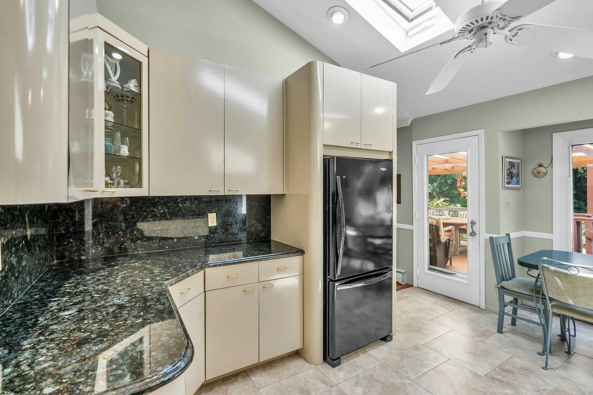 Dining room, Interior, Kitchen, Recessed Lighting