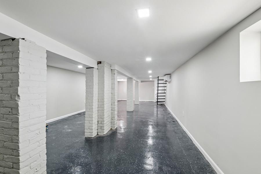 Empty room, Interior, Recessed Lighting, Stone Walls