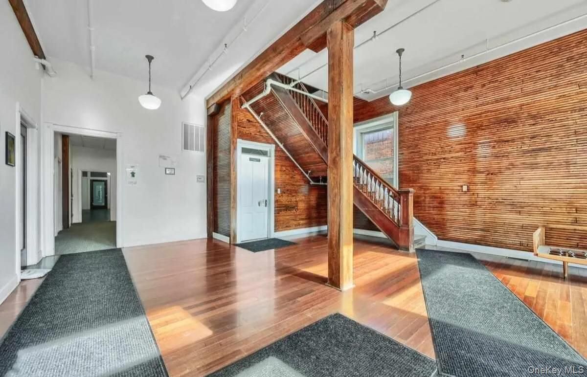 Empty room, Interior, Pendant Lights, Wood Texture Flooring