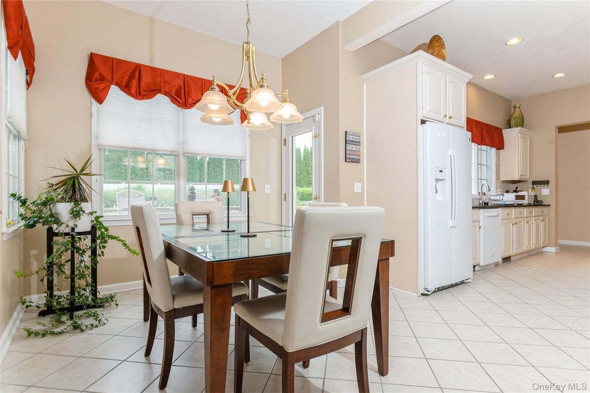 Chandelier, Dining room, Interior, Kitchen, Pendant Lights, Recessed Lighting