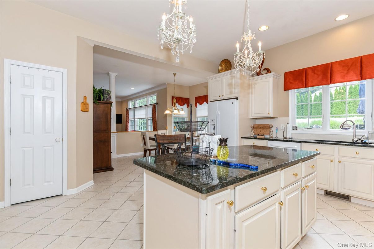 Chandelier, Dining room, Interior, Kitchen, Pendant Lights, Recessed Lighting