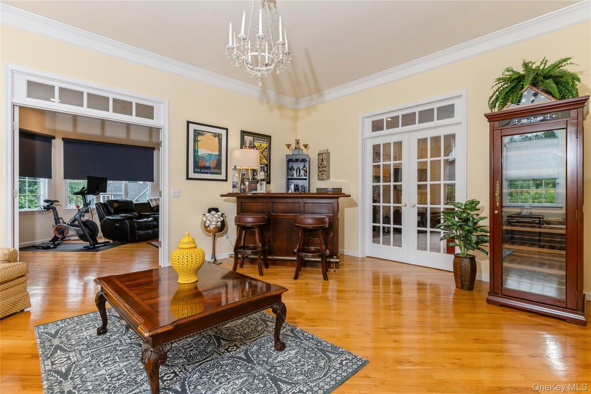 Chandelier, Fitness Equipment, Interior, Wood Texture Flooring