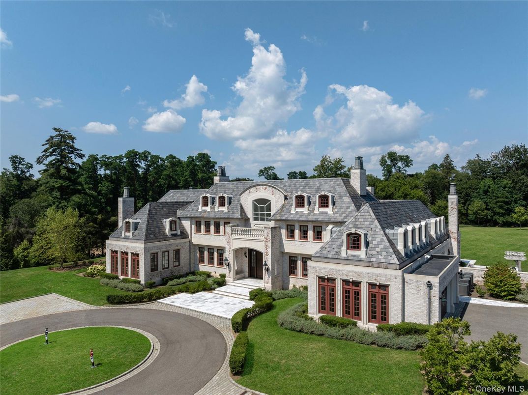 Backyard, Exterior, Facade, French Provincial