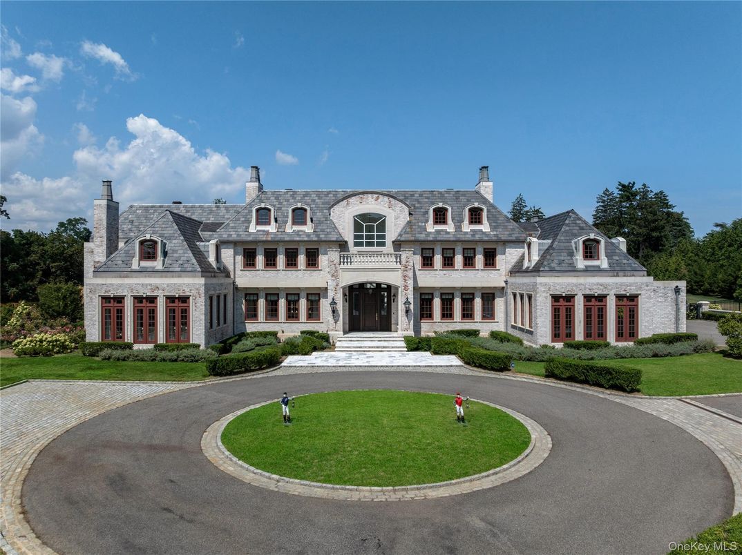 Exterior, Facade, French Provincial