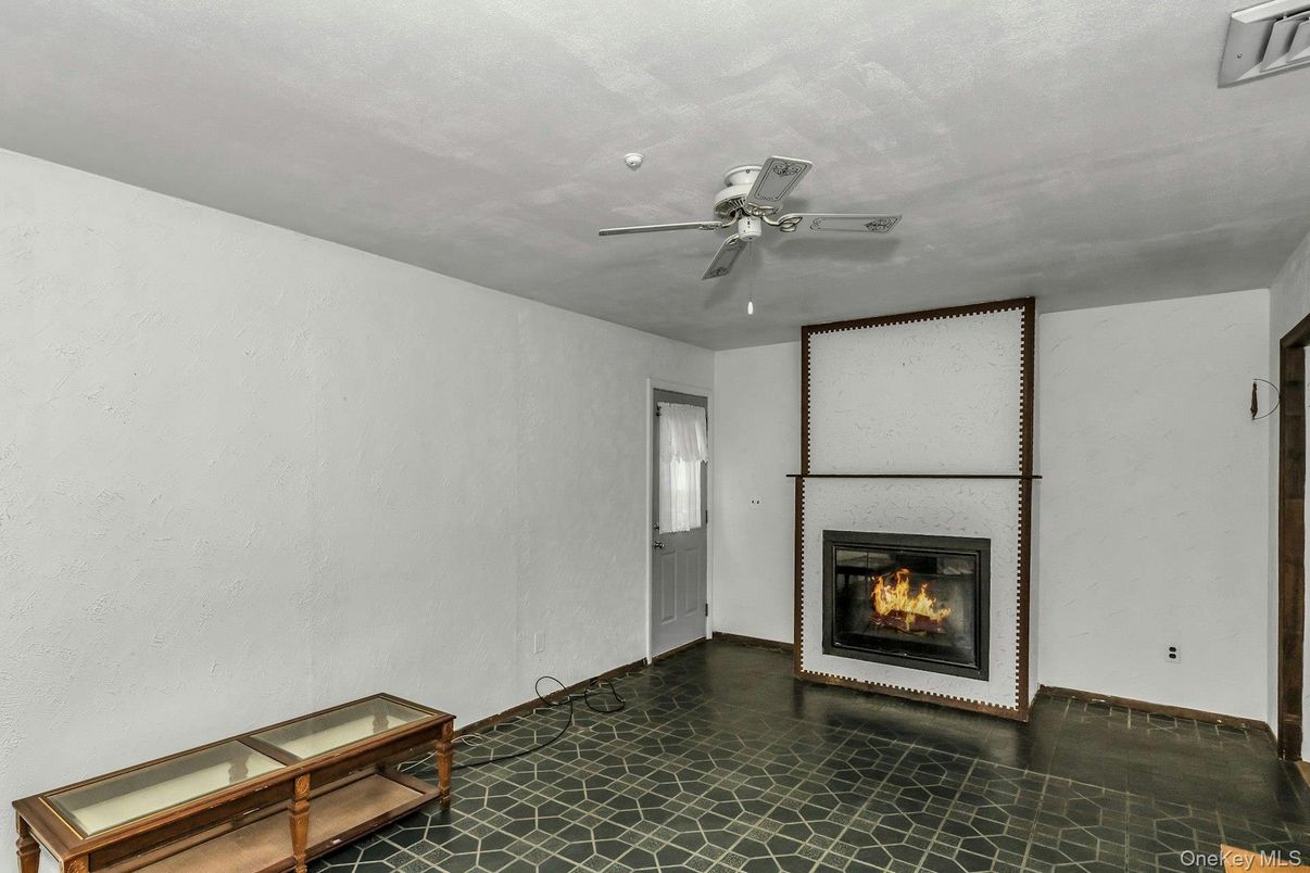 Empty room, Fireplace, Interior