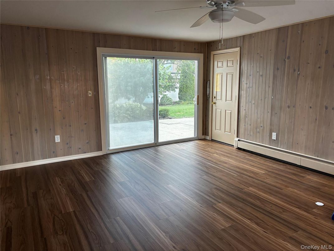 Empty room, Interior, Wood Texture Flooring, Wooden Walls