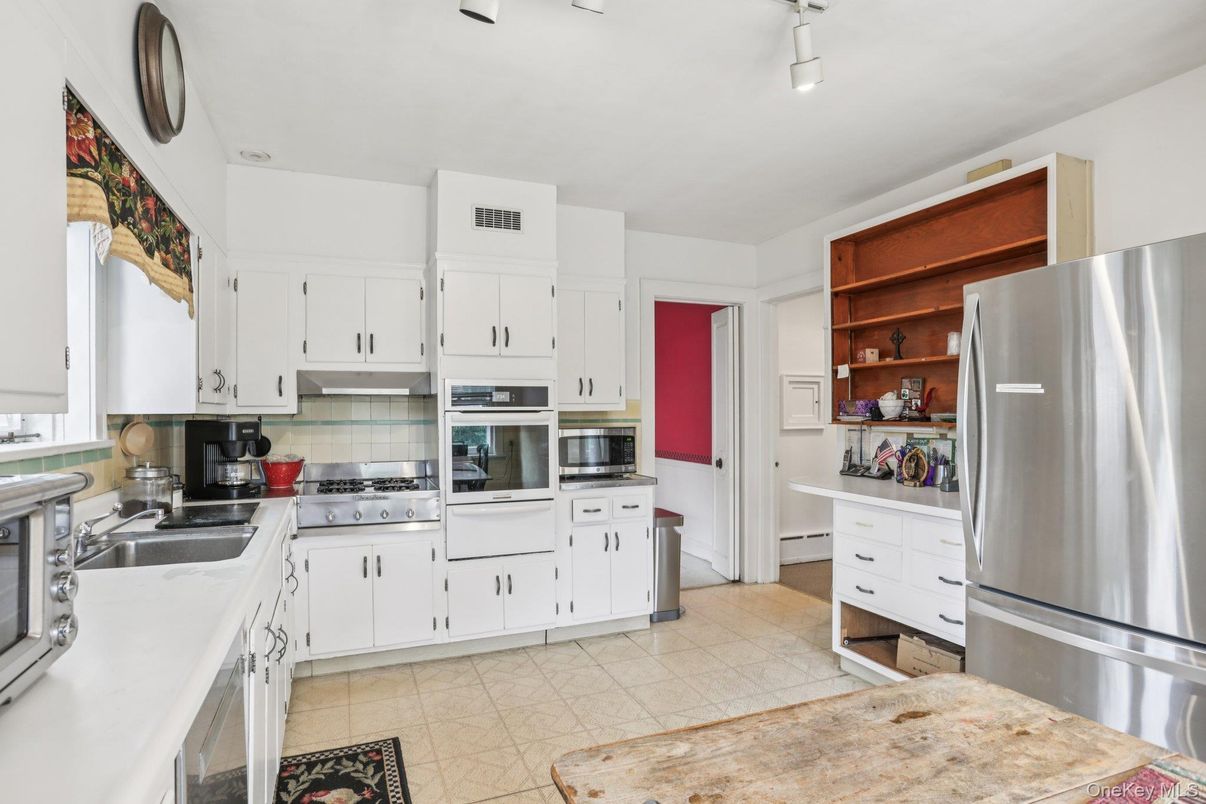 Interior, Kitchen, Stainless Steel Appliances