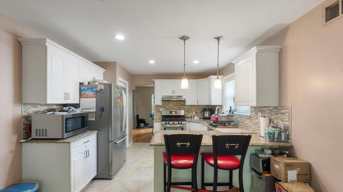 Interior, Kitchen, Pendant Lights, Recessed Lighting, Stainless Steel Appliances