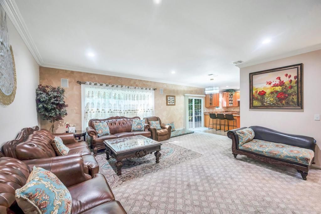 Interior, Living room, Pendant Lights, Recessed Lighting