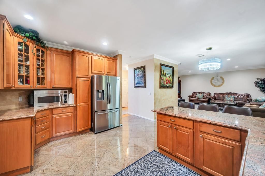 Chandelier, Dining room, Interior, Kitchen, Recessed Lighting, Stainless Steel Appliances