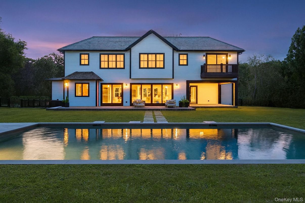 Backyard, Exterior, Facade, Pool, Farmhouse