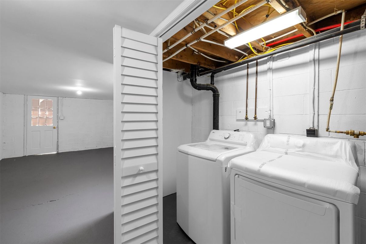 Interior, Utility Closets, Washer