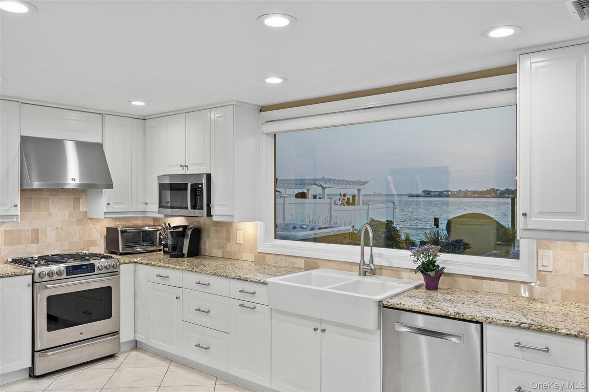 Interior, Kitchen, Recessed Lighting, Stainless Steel Appliances, Water