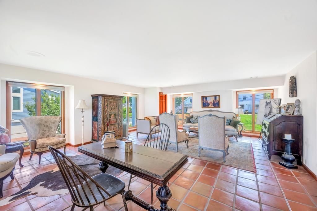 Dining room, Interior