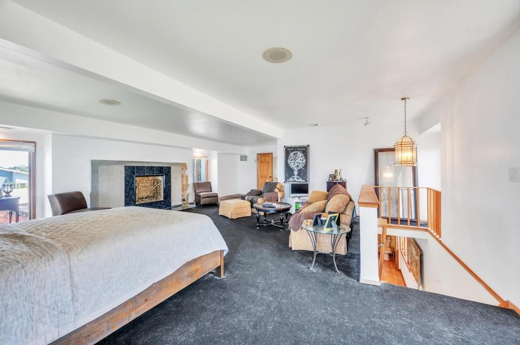 Bedroom, Fireplace, Interior, Pendant Lights