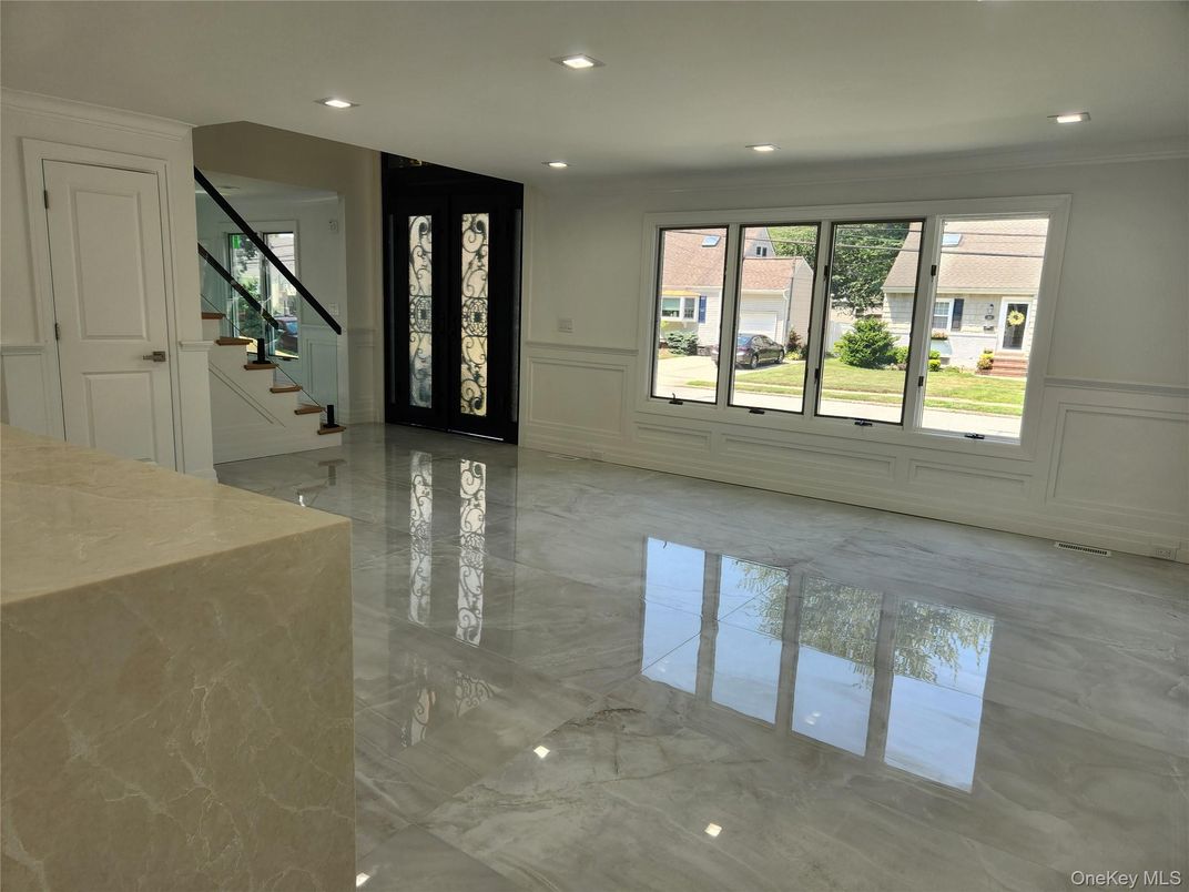 Empty room, Interior, Marble, Recessed Lighting