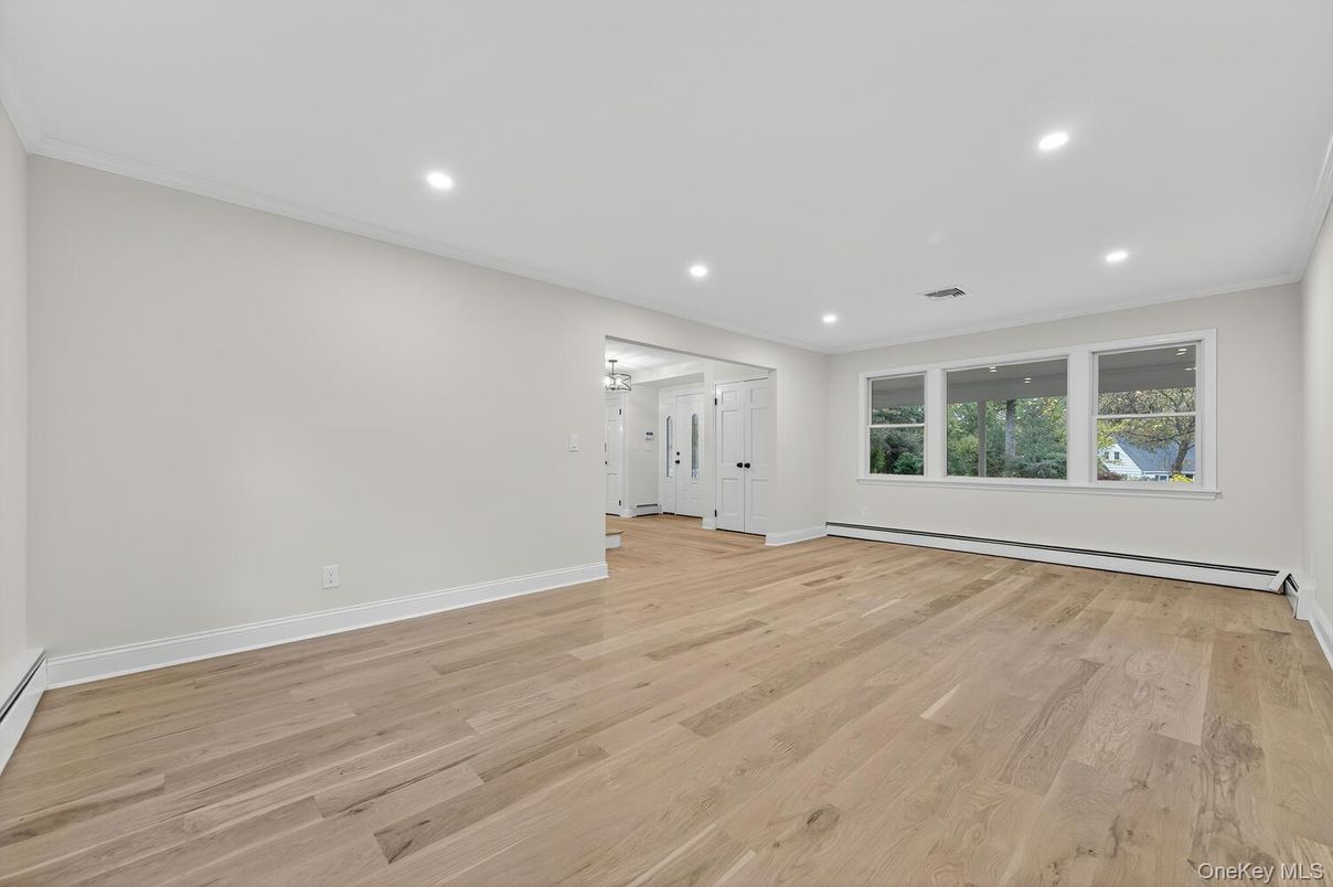 Empty room, Interior, Recessed Lighting, Wood Texture Flooring