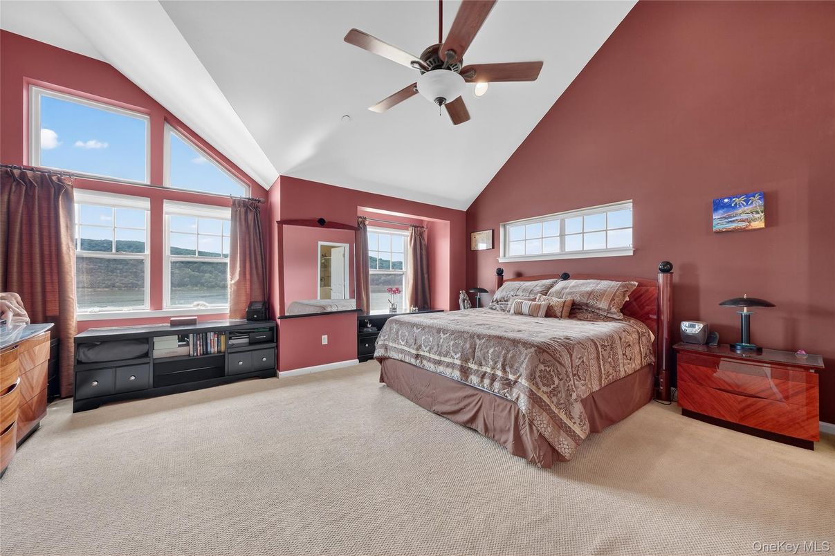Bedroom, Interior, Water