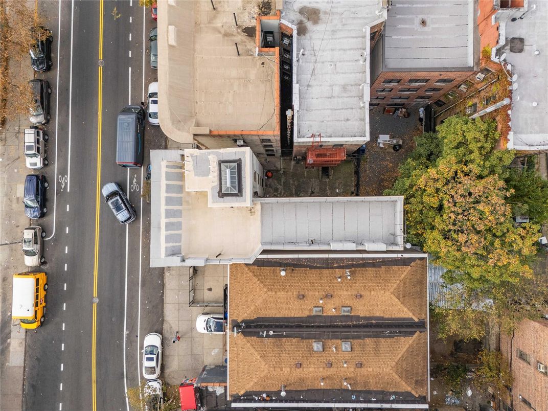 Exterior, Drone