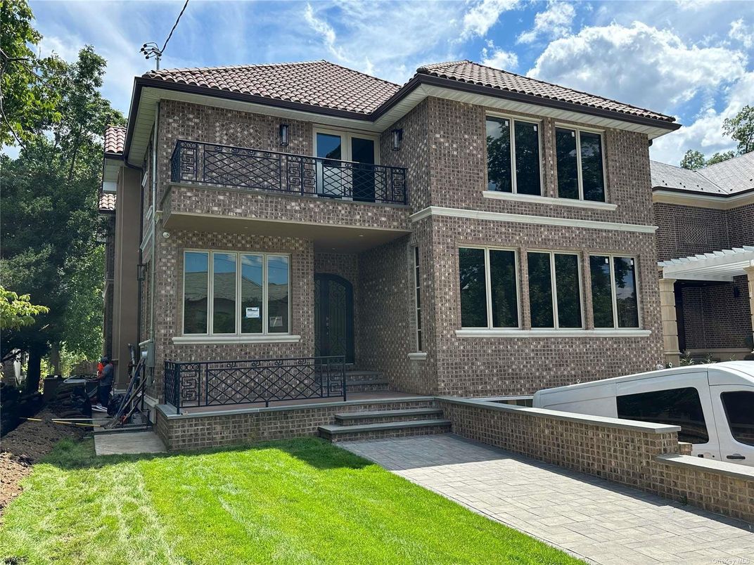 Exterior, Facade, Brick Facade, Mediterranean