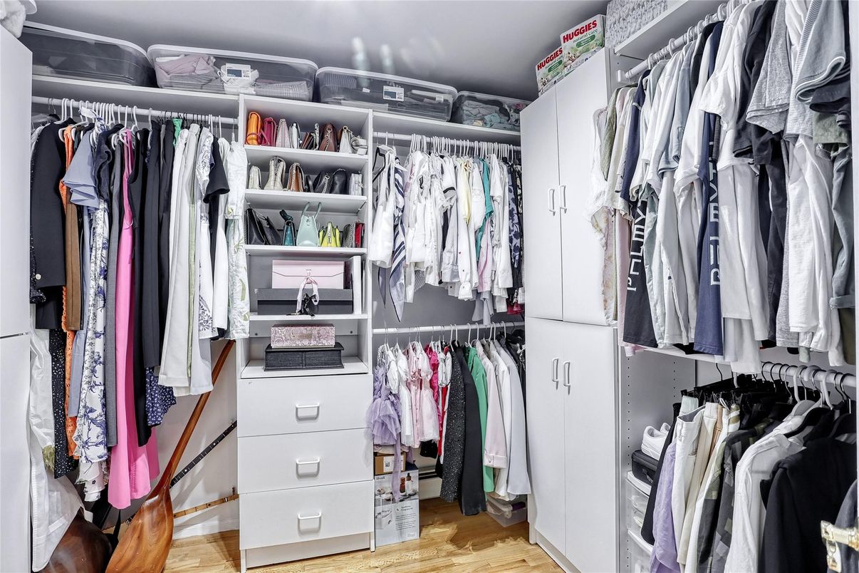 Interior, Walk-in Closets, Wood Texture Flooring