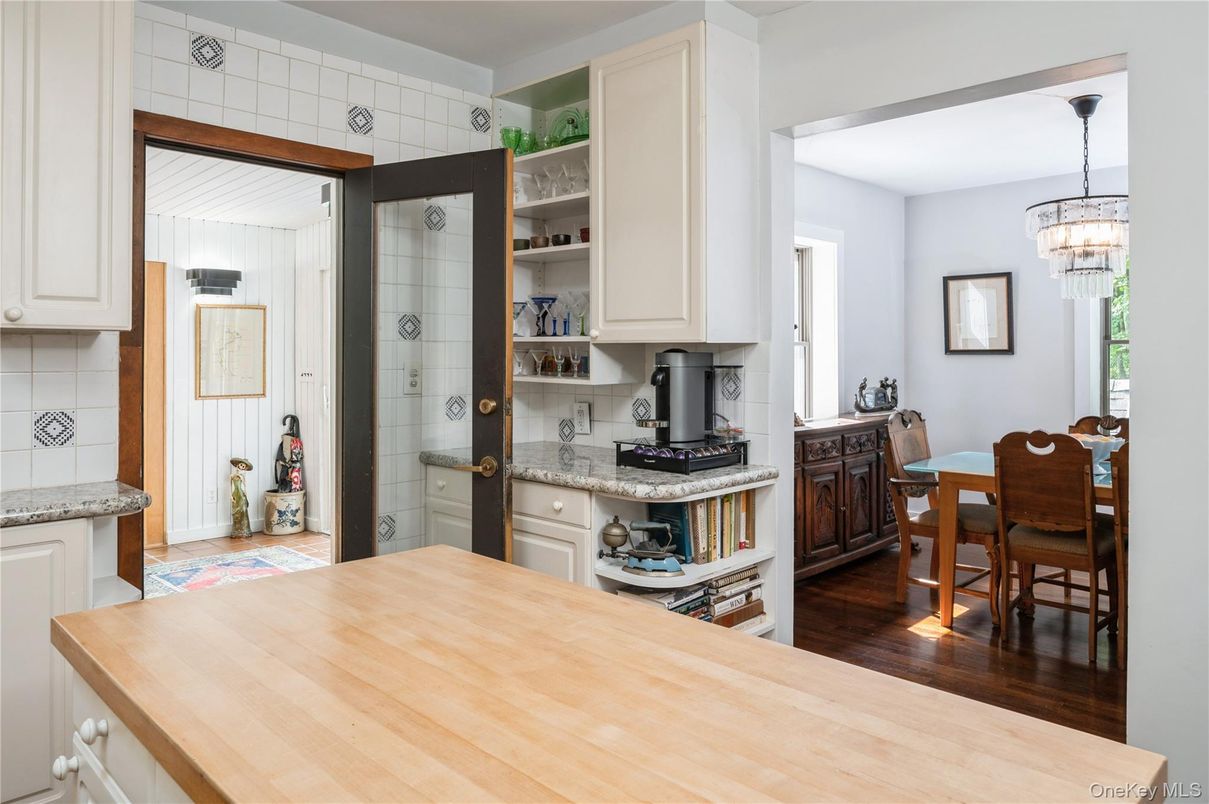 Chandelier, Dining room, Interior, Kitchen, Wood Texture Flooring