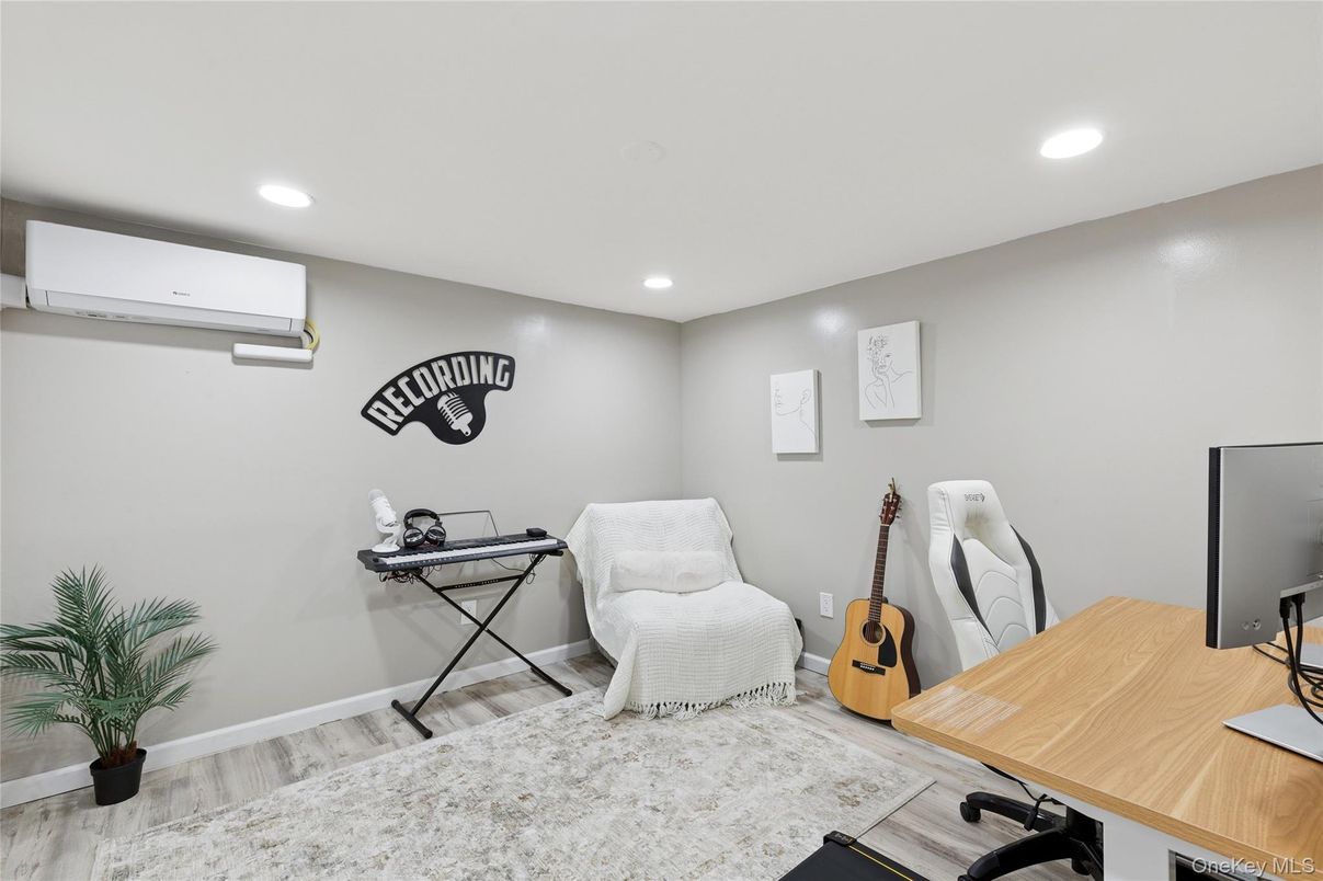 Home Office, Interior, Recessed Lighting, Wood Texture Flooring