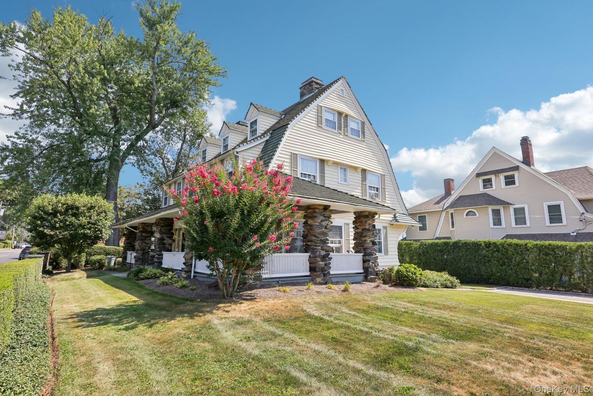 Backyard, Exterior, Facade, Queen Anne Victorian