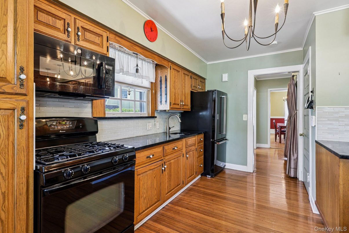 Chandelier, Interior, Kitchen, Wood Texture Flooring