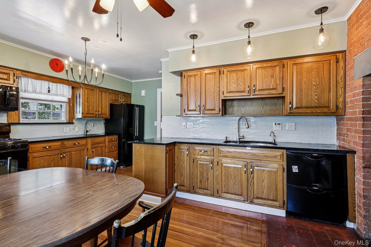 Dining room, Interior, Kitchen, Pendant Lights, Stone Walls, Wood Texture Flooring