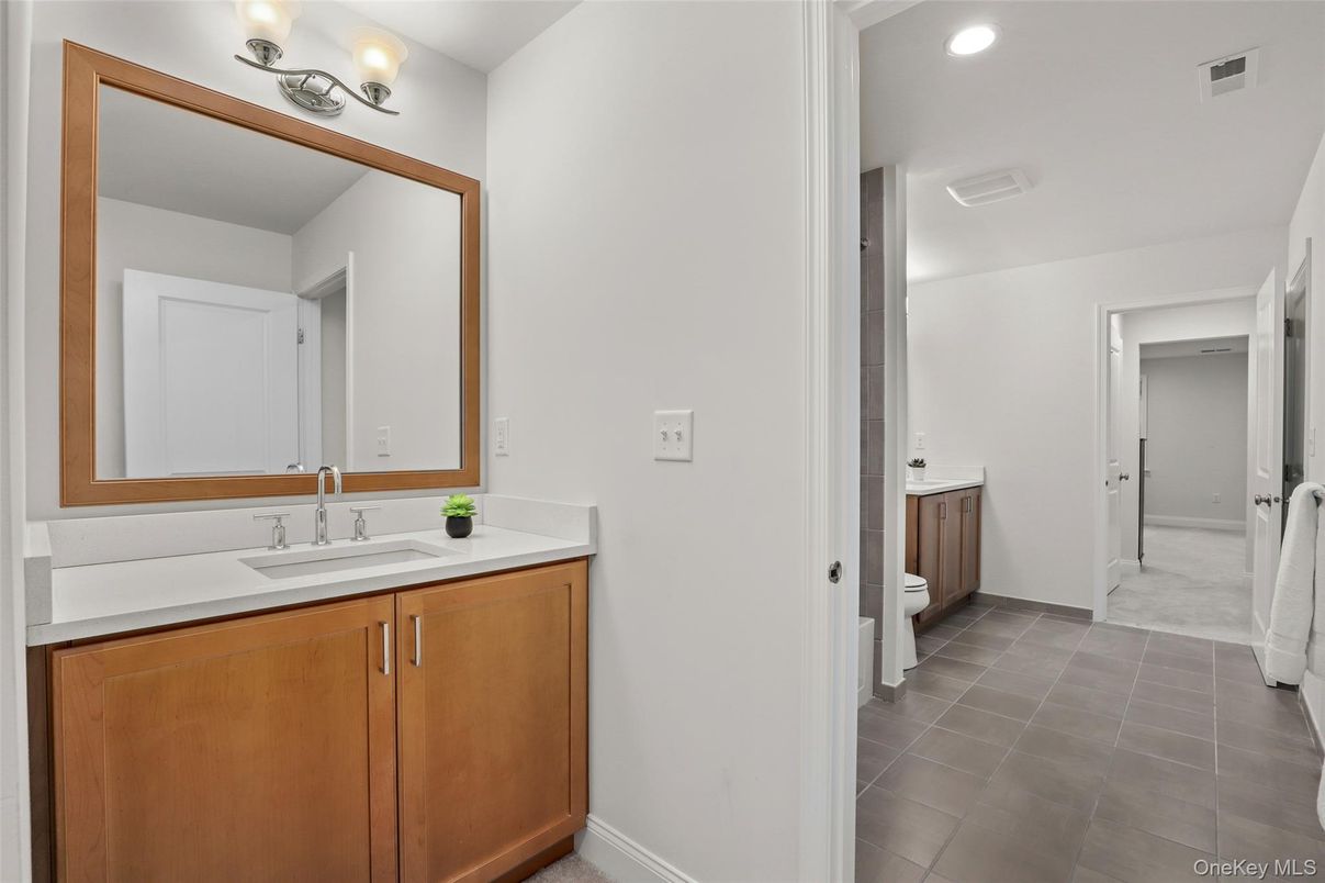 Bathroom, Interior, Recessed Lighting