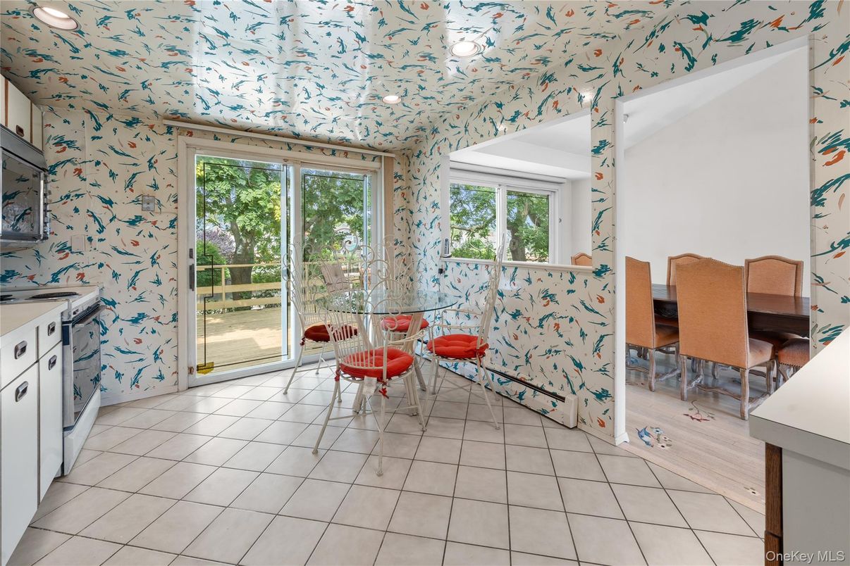 Dining room, Interior, Recessed Lighting