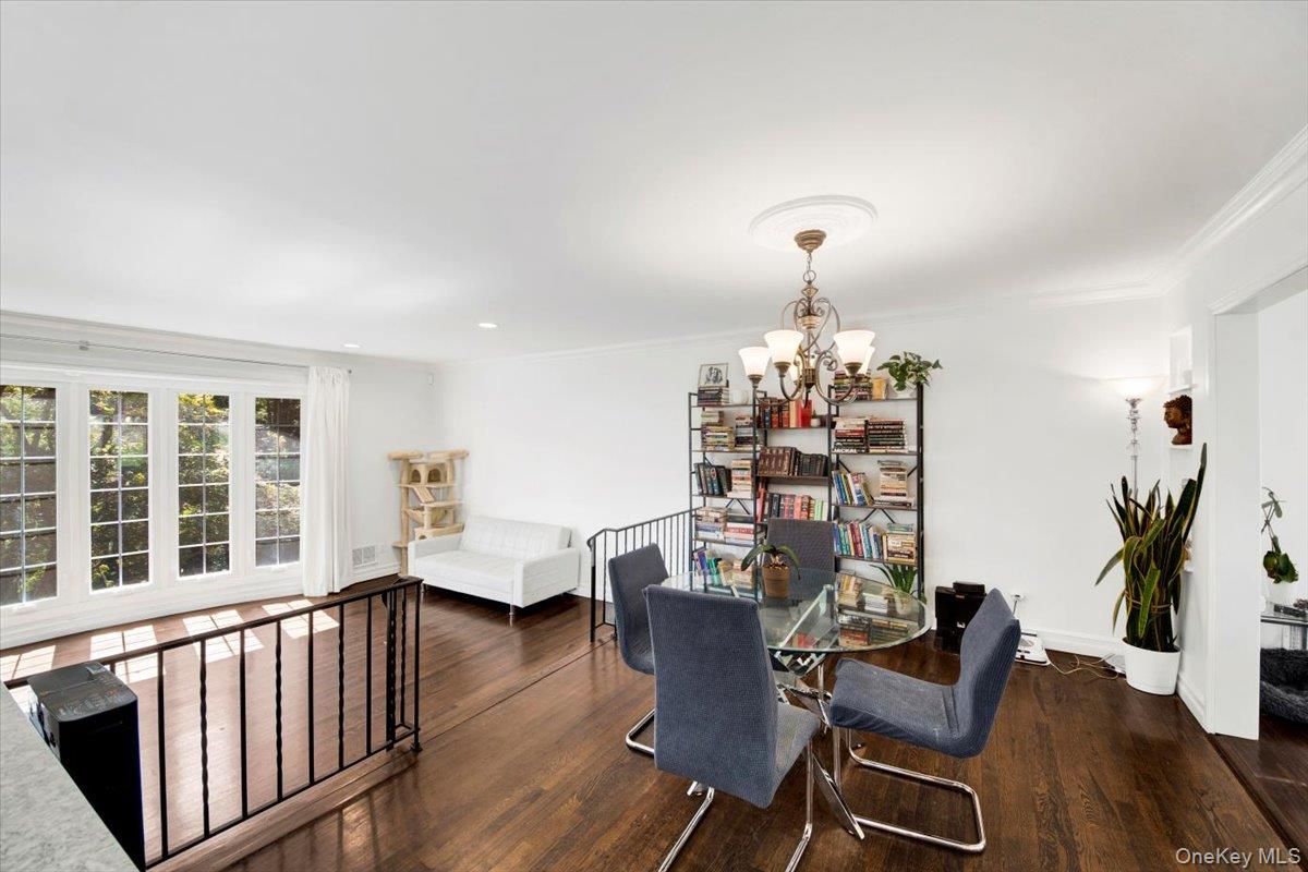 Chandelier, Dining room, Interior, Recessed Lighting, Wood Texture Flooring