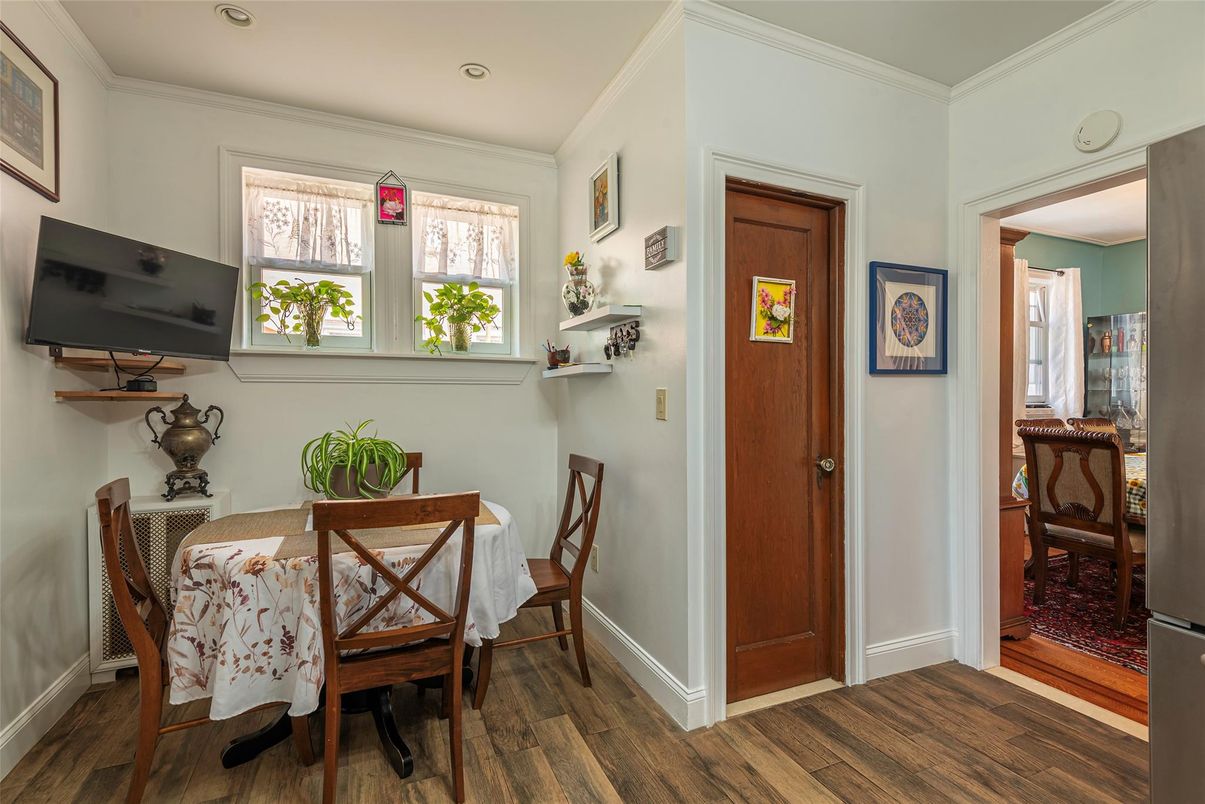 Dining room, Interior, Recessed Lighting, Wood Texture Flooring