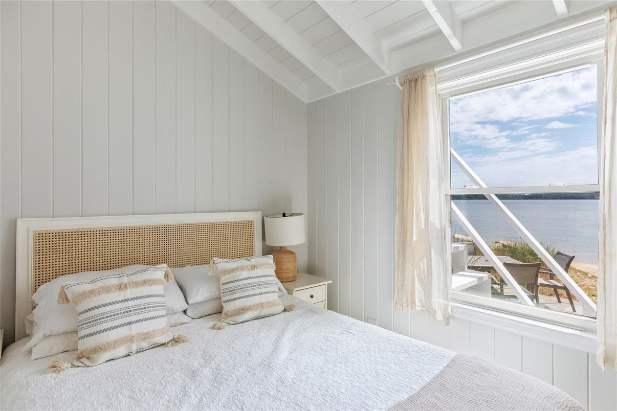 Bedroom, Interior, Water