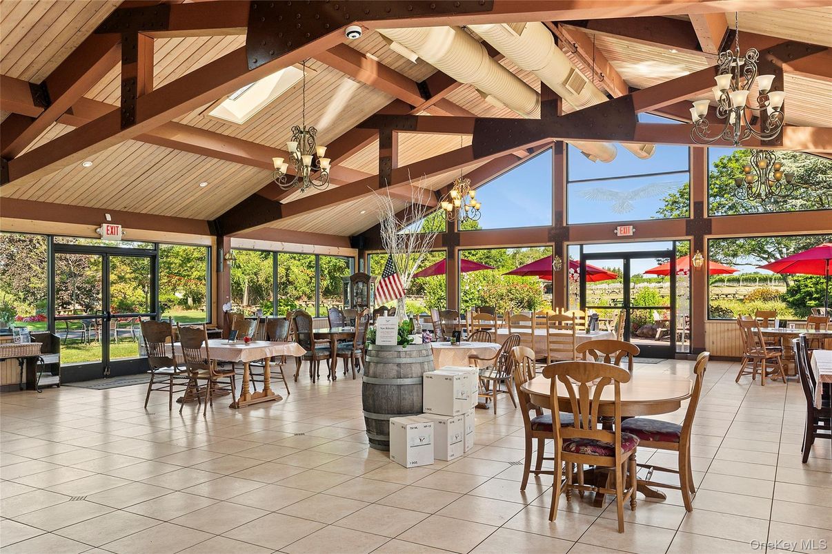 Chandelier, Dining room, Interior, Sun Room, Wooden Beams, Wooden Ceilings