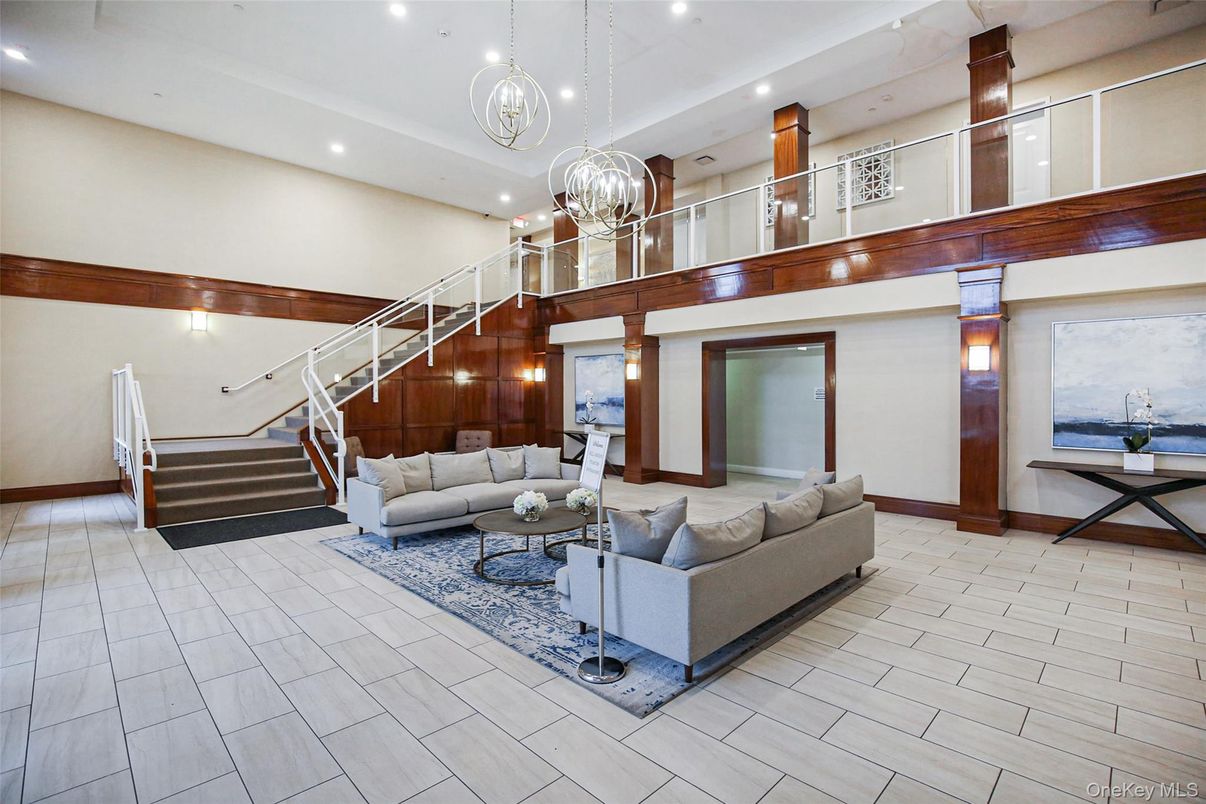 Interior, Living room, Pendant Lights, Recessed Lighting