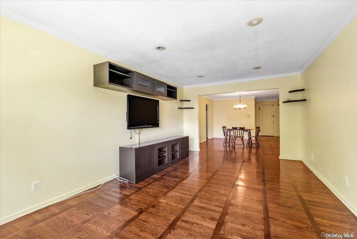 Dining room, Interior, Pendant Lights, Recessed Lighting, Wood Texture Flooring