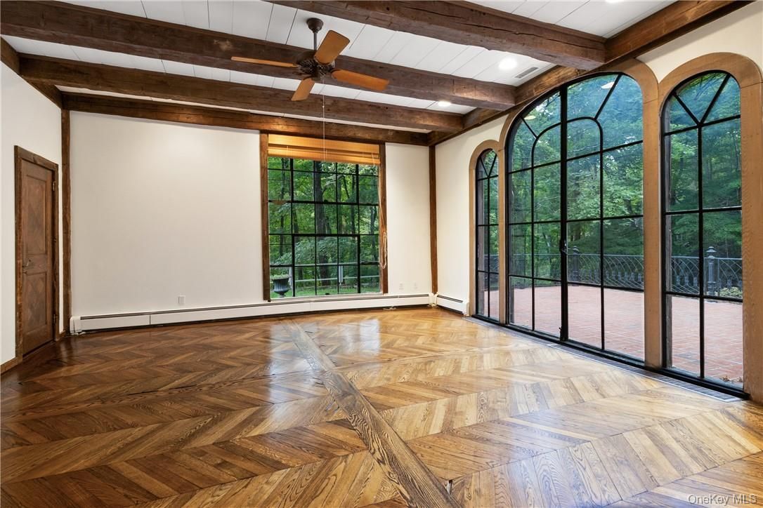 Empty room, Interior, Recessed Lighting, Wooden Beams, Wood Texture Flooring
