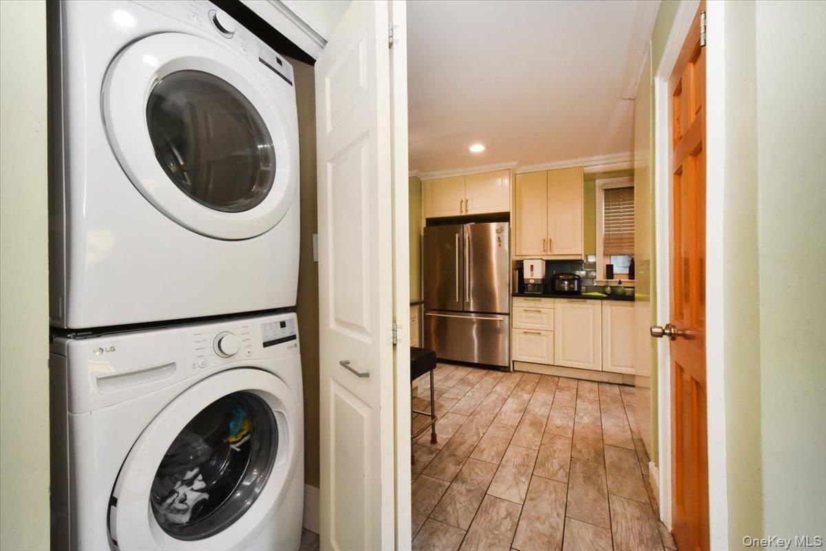 Interior, Kitchen, Recessed Lighting, Utility Closets, Washer, Wood Texture Flooring