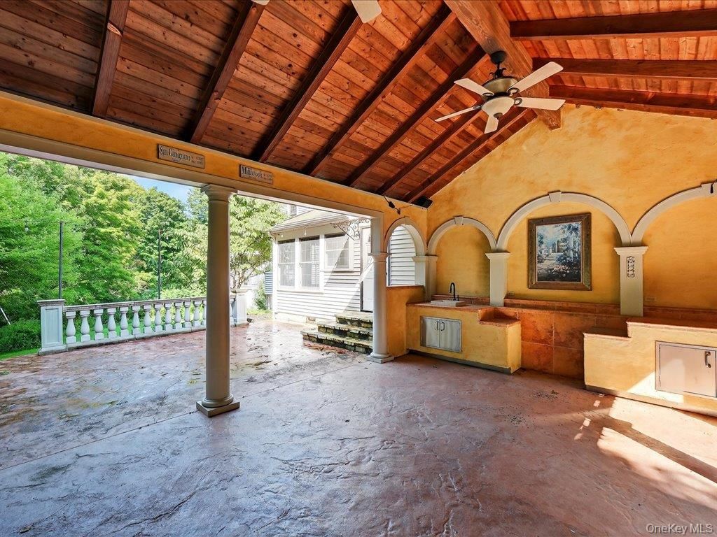 Exterior, Outdoor Kitchen