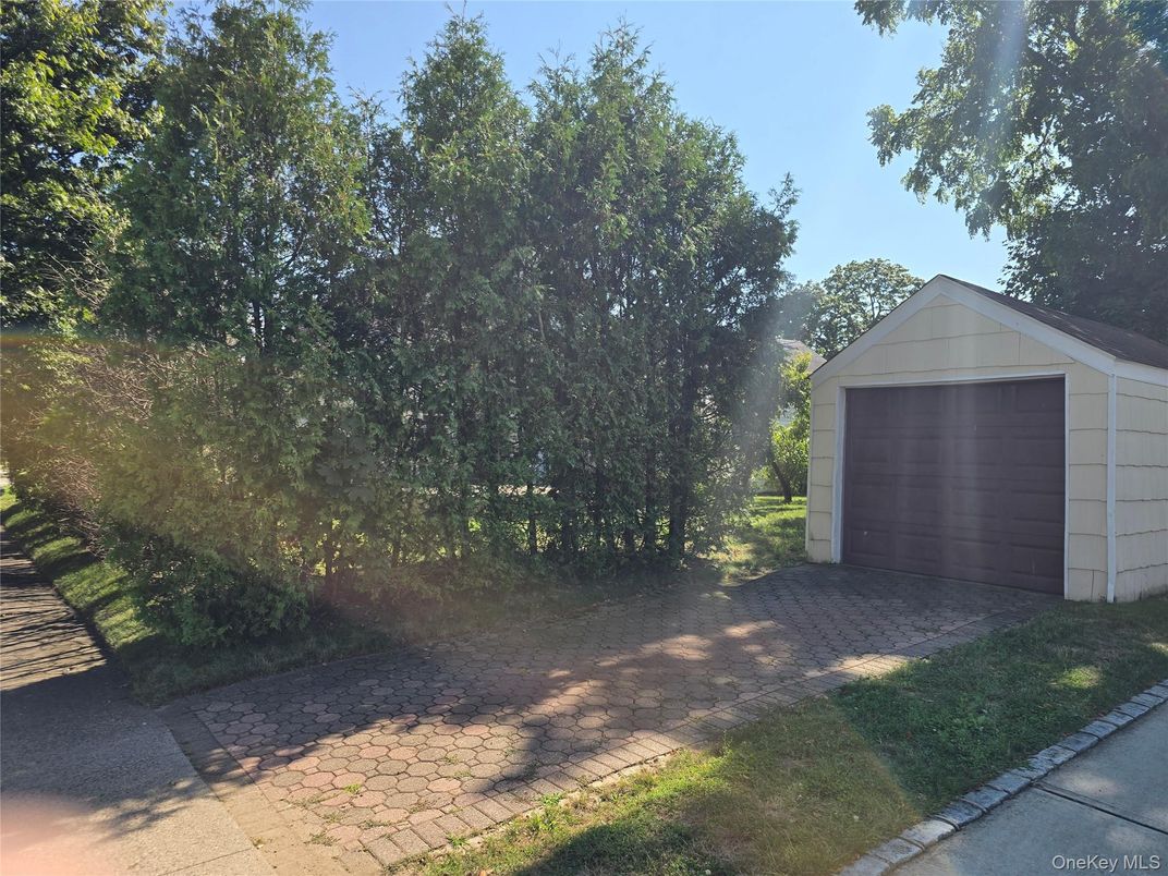 Detached Garage, Exterior