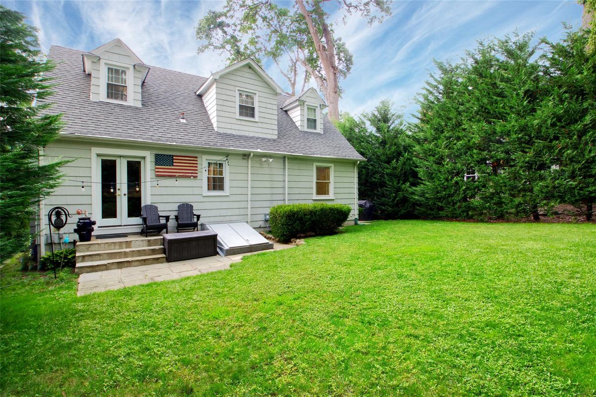 Backyard, Exterior, Facade, Cape Cod