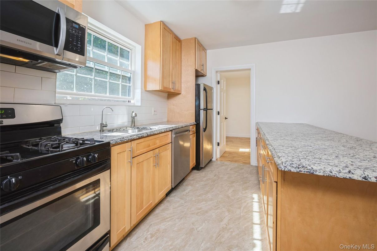 Interior, Kitchen, Stainless Steel Appliances